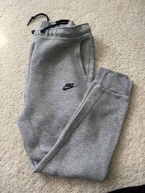 Men’s Nike Tech Gray Joggers - excellent condition.